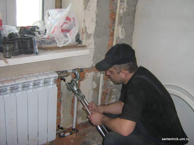 демонтаж монтаж отопления. монтаж радиаторов. демонтаж монтаж отопления. монтаж батарей отопления. монтажник радиаторов отопления.